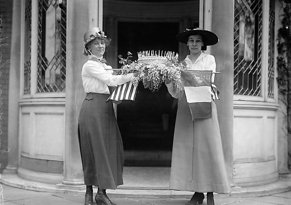 Women's suffrage birthday cake 1916 (Library of Congress)